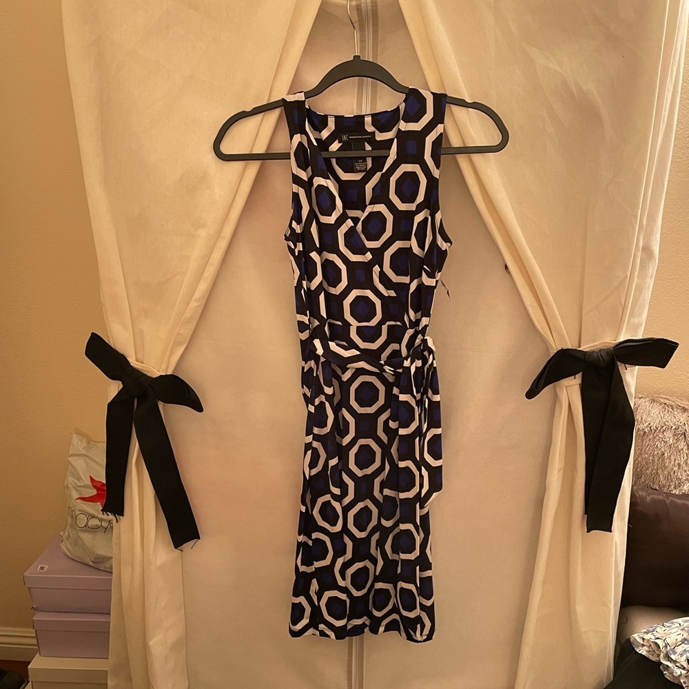 NWT Inc v-neck dress in size PP